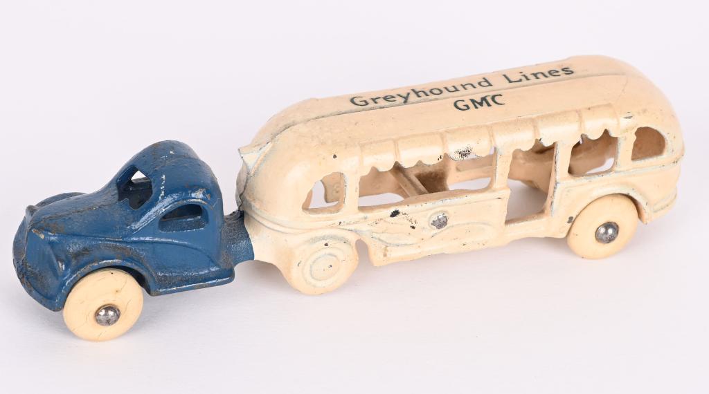ARCADE CAST IRON GREYHOUND LINES GMC BUS "SMALL" (1 of 5)