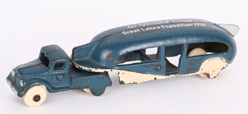 ARCADE 1936 GREAT LAKES EXPO GREYHOUND BUS (1 of 3)