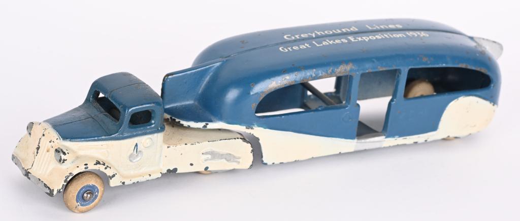 ARCADE 1936 GREAT LAKES EXPO GREYHOUND BUS (1 of 5)