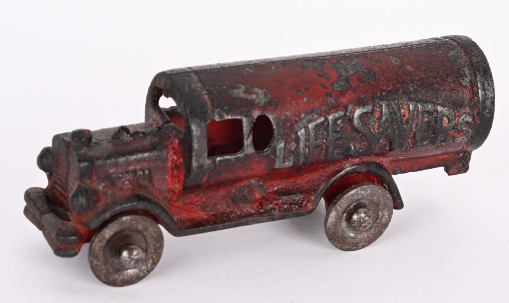 HUBLEY CAST IRON LIFE SAVER TRUCK (1 of 4)