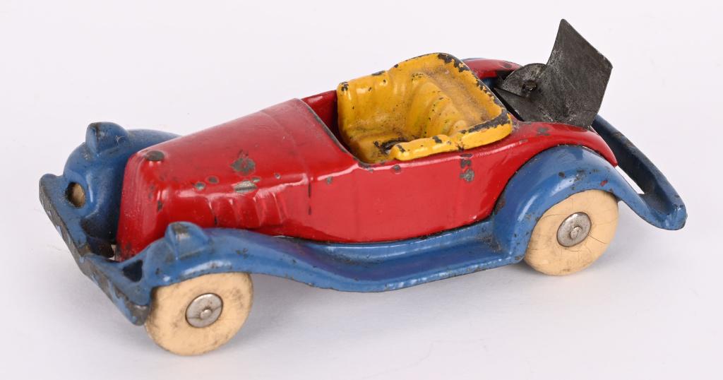 KILGORE CAST IRON RUMBLE SEAT ROADSTER: Kilgore cast iron rumble seat Roadster. All original with multiple castings and nice paint. No cracks or repairs. 4 3/4" Excellent