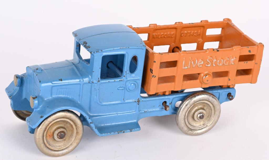 KILGORE CAST IRON LIVESTOCK STAKE TRUCK 8" (1 of 6)