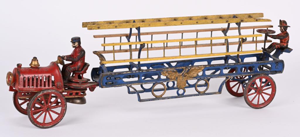 HUBLEY CAST IRON TRANISTIONAL FIRE LADDER TRUCK (1 of 4)