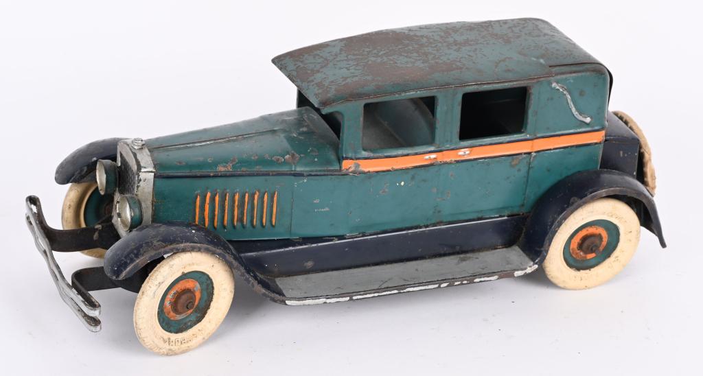 KINGSBURY CLOCKWORK TOWN CAR (1 of 5)