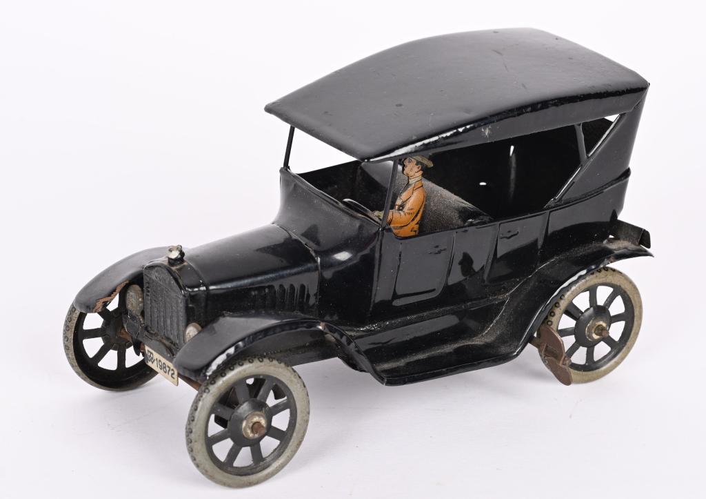 BING TIN WINDUP FORD (1 of 4)