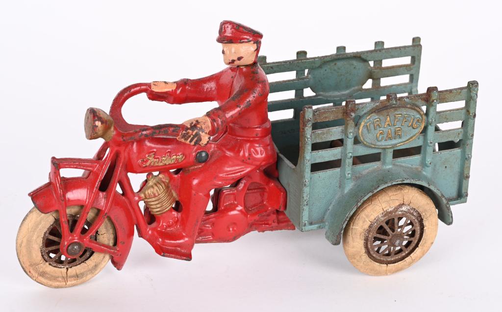 HUBLEY CAST IRON INDIAN SWIVEL HEAD TRAFFIC CAR (1 of 4)