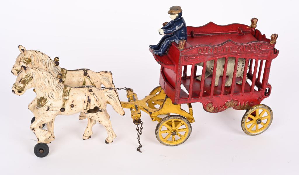 KENTON CAST IRON OVERLAND CIRCUS POLAR BEAR WAGON (1 of 3)