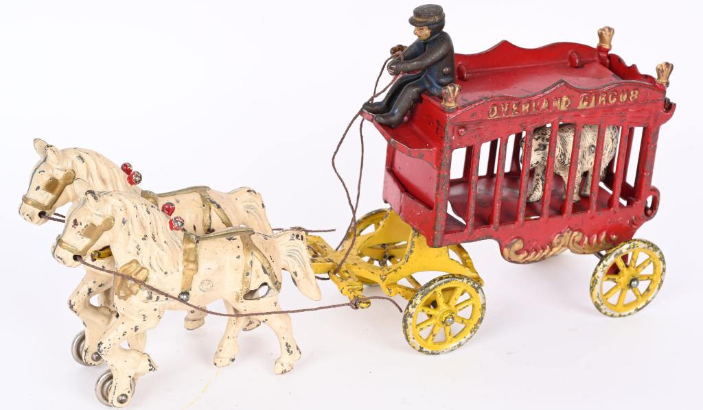 KENTON CAST IRON OVERLAND CIRCUS POLAR BEAR WAGON (1 of 4)