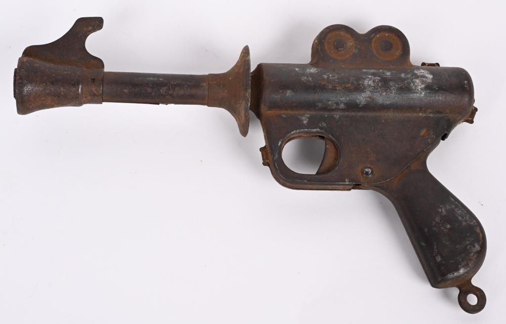 DAISY BUCK ROGERS POP GUN: All original and working. Very Good-Excellent
