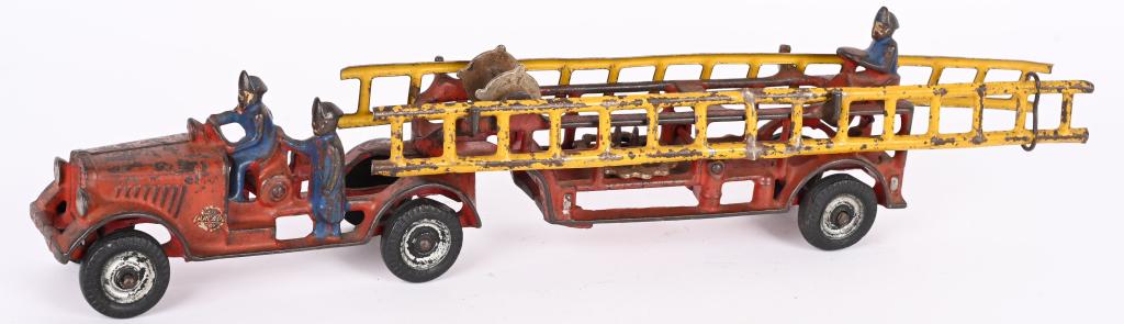ARCADE CAST IRON ARTICULATED FIRE LADDER TRUCK (1 of 4)