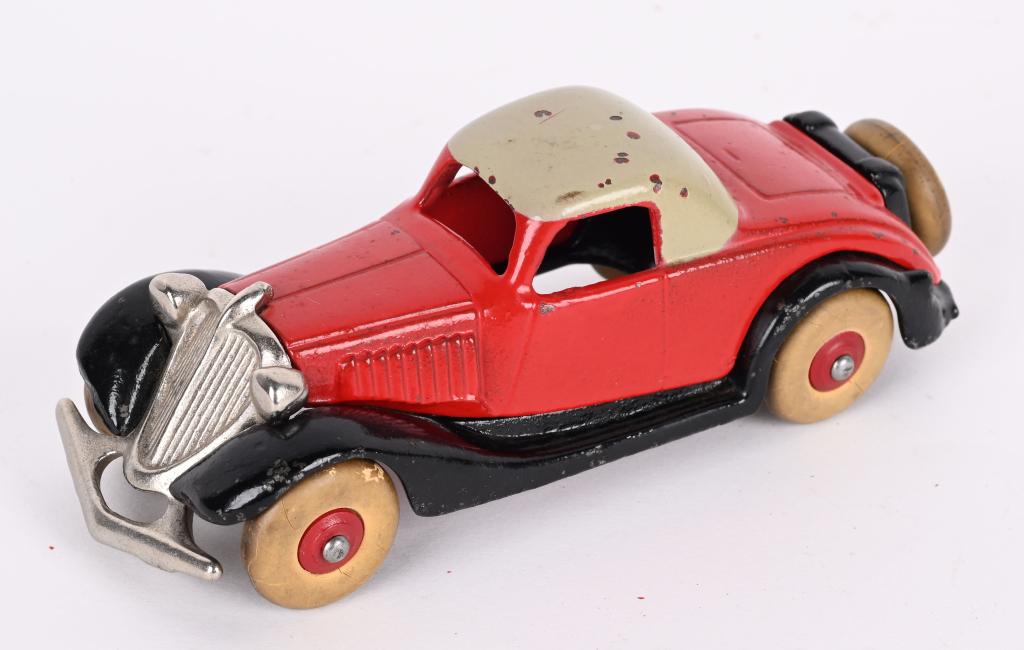 HUBLEY CAST IRON TERRAPLANE COUPE (1 of 5)