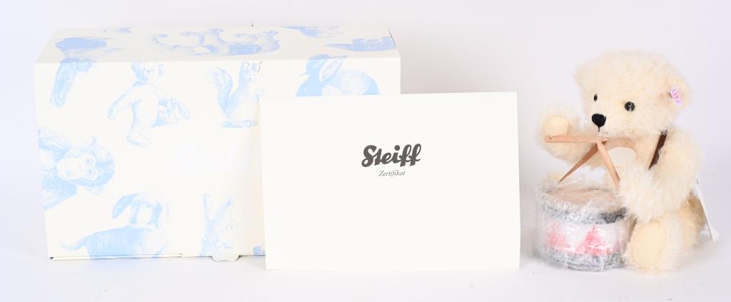 STEIFF TEDDY BEAR LUKAS 247/1500 MIB (1 of 5)