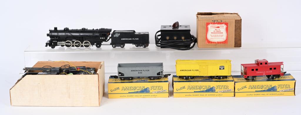 AMERICAN FLYER 282 ENGINE & TENDER w/ CARS (1 of 3)