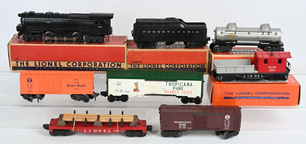 LIONEL 681 STEAM TURBINE & TENER w/ CARS (1 of 5)