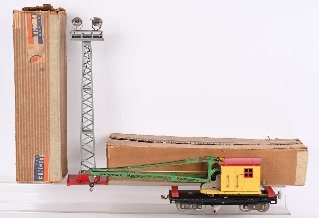 LIONEL PREWAR STD GA 219 CRANE & 92 FLOODLIGHT (1 of 5)