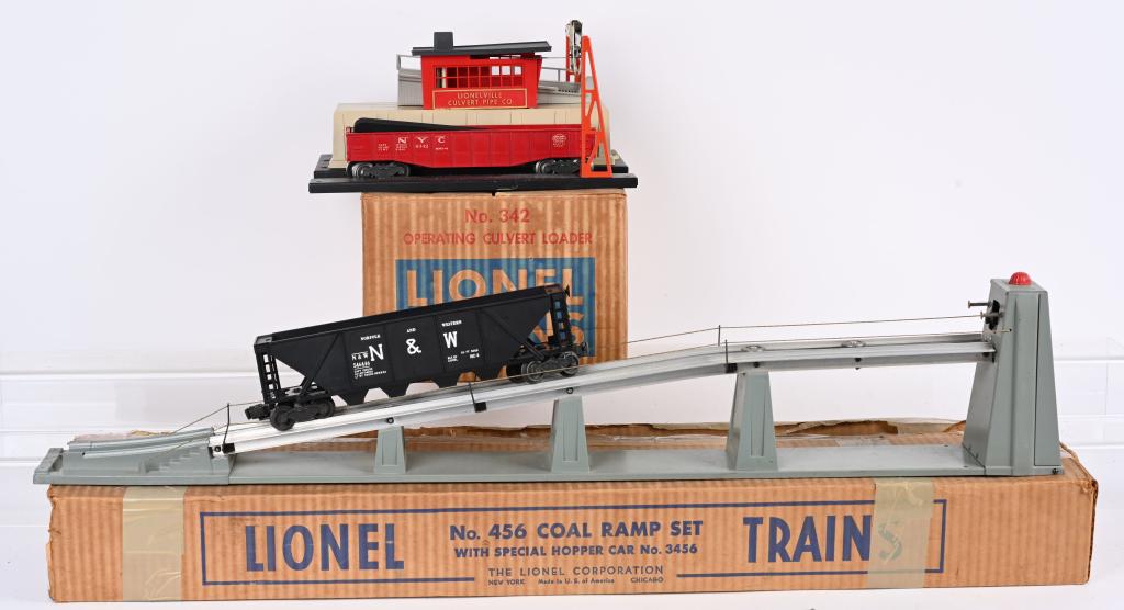 LIONEL 456 COAL RAMP & 342 CULVERT LOADER w/BOXES (1 of 3)