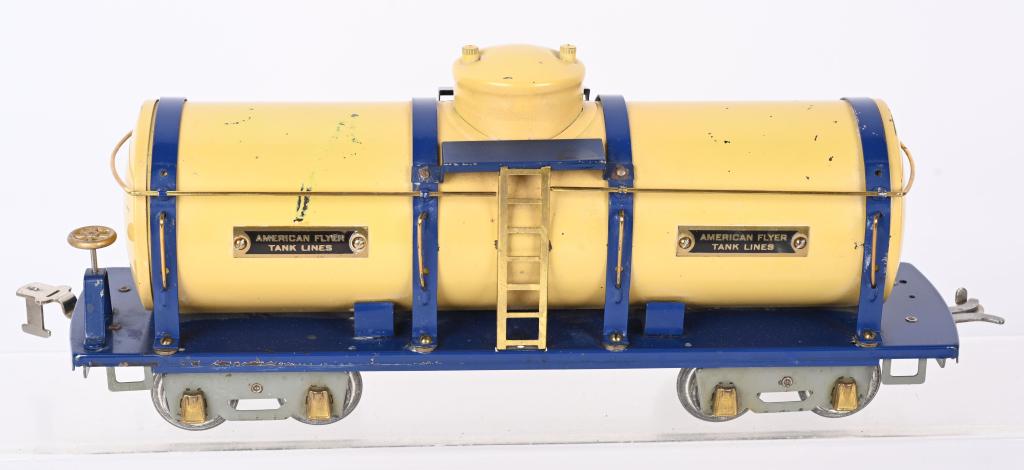 AMERCIAN FLYER STANDARD GAUGE 4010 TANK CAR: American Flyer standard gauge 4010 Tank car. Clean original example with light wear. Excellent