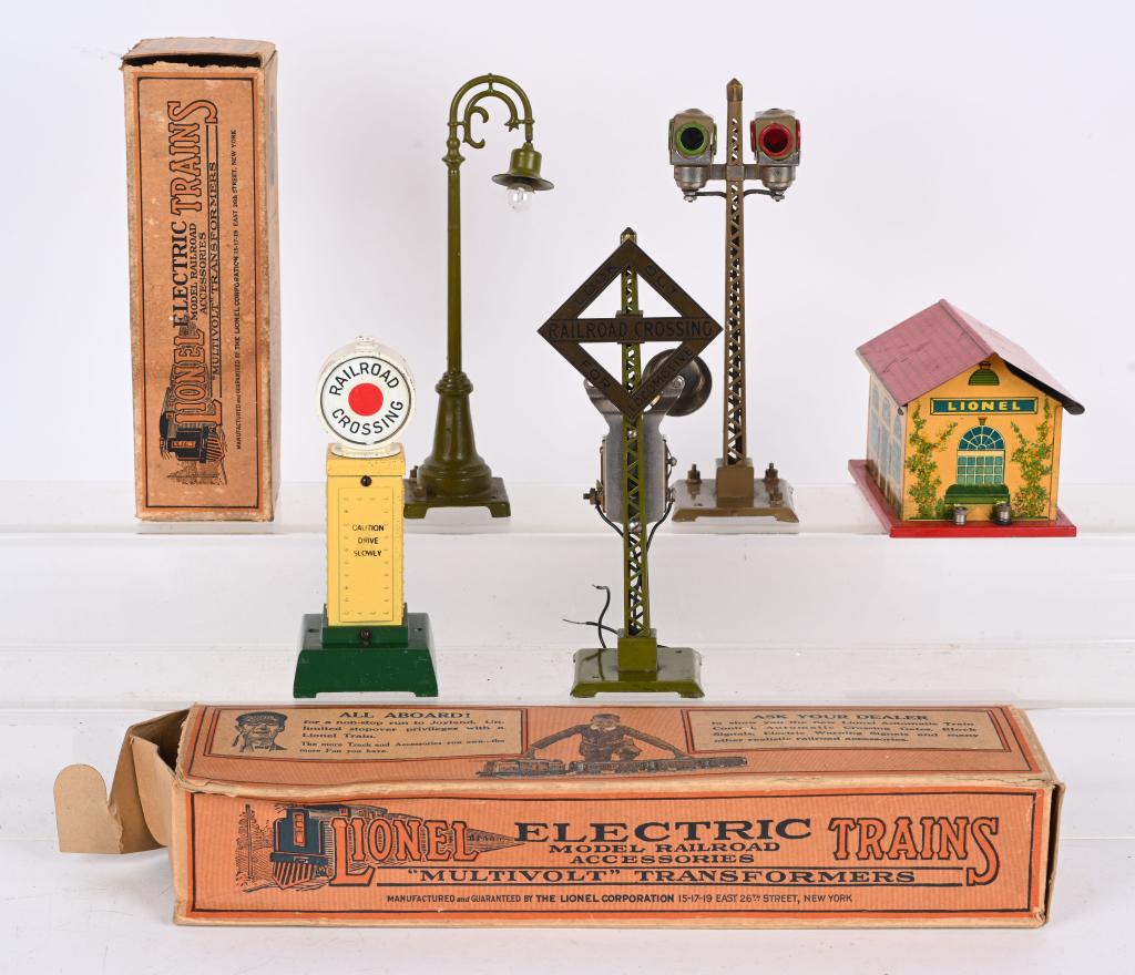 LIONEL PREWAR ACCESSORIES (1 of 3)