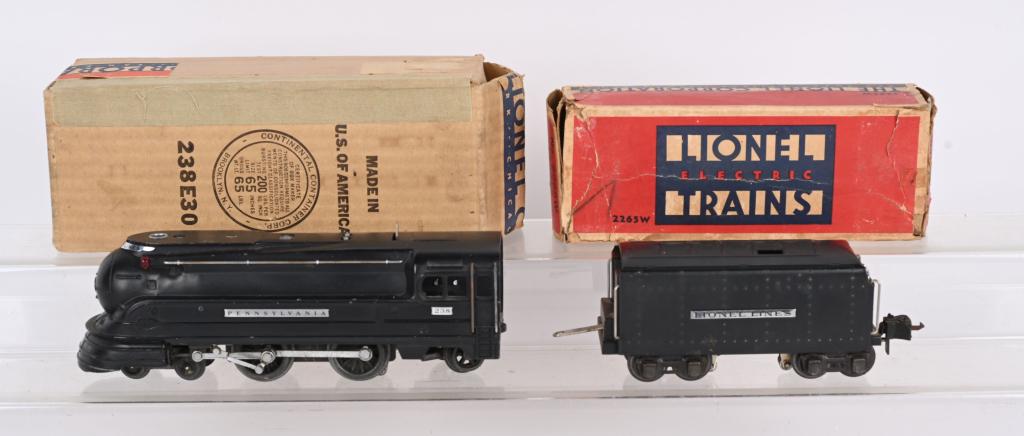 LIONEL 238 LOCOMOTIVE, & 2265W TENDER w/ BOXES: Includes a boxed near mint 238 Locomotive along with a boxed excellent 2265W Tender. Excellent