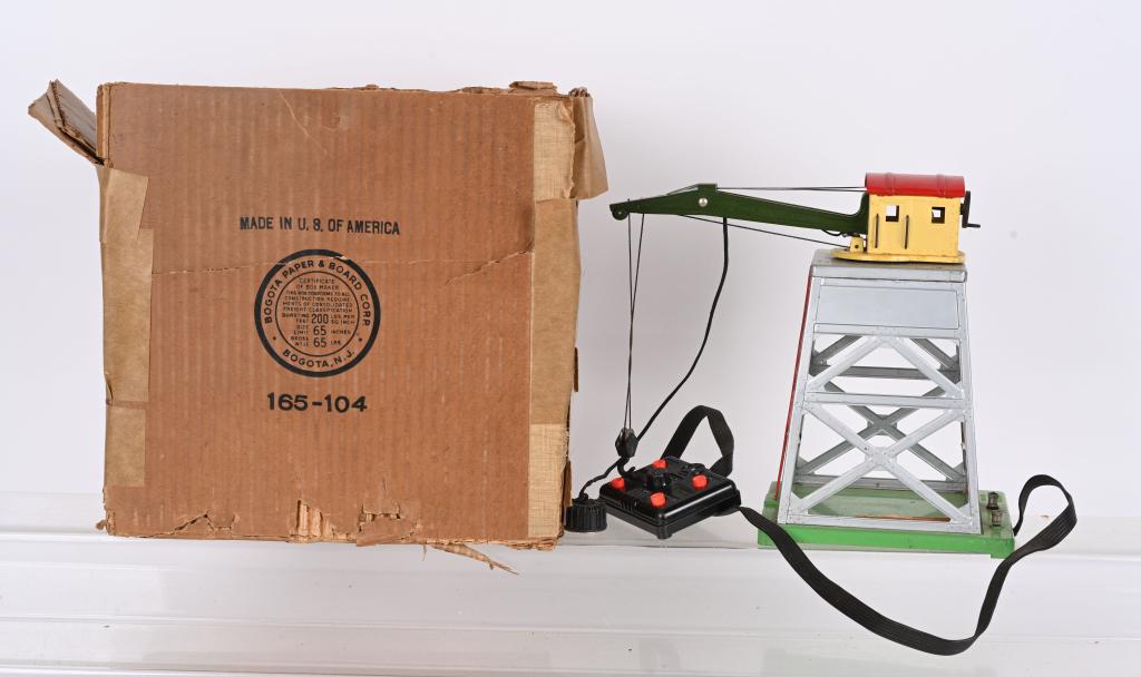 LIONEL 165 REMOTE CONTROL MAGNETIC CRANE w/ BOX (1 of 3)