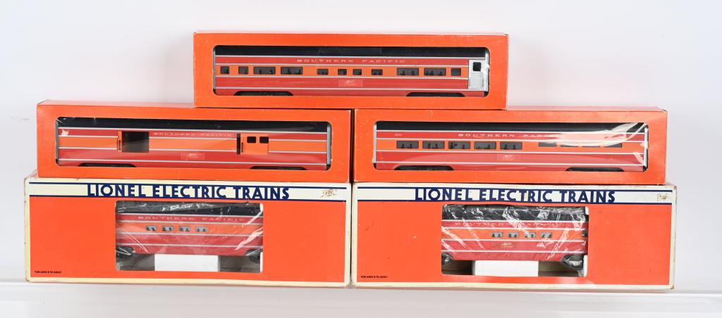 5- LIONEL SOUTHERN PACIFIC PASSENGER CARS (1 of 2)
