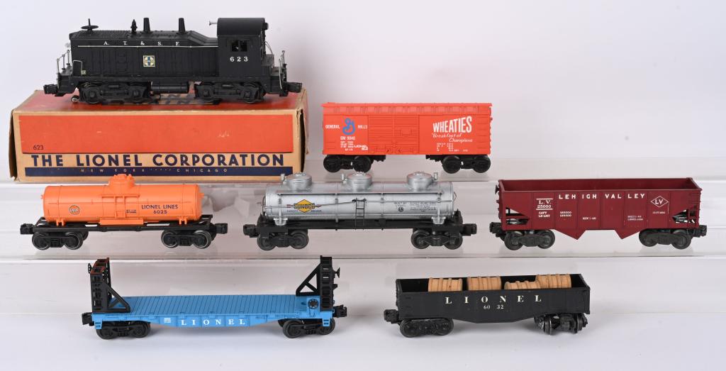 LIONEL 623 S.F. DIESEL ENGINE & CARS (1 of 2)