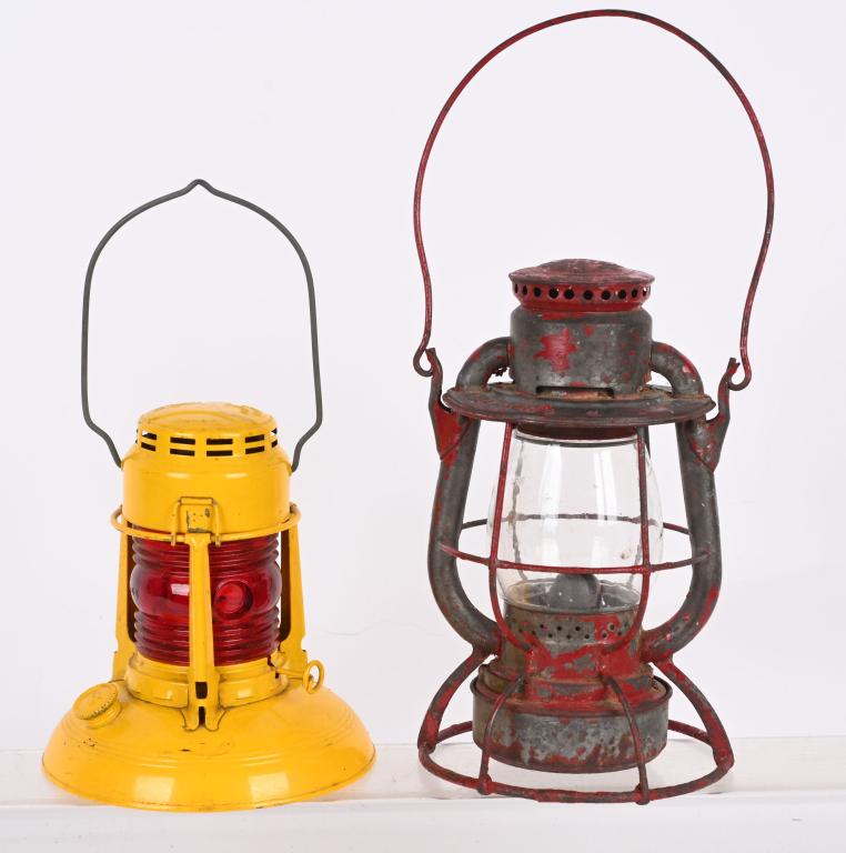 2- DIETZ RAILROAD LANTERNS (1 of 2)