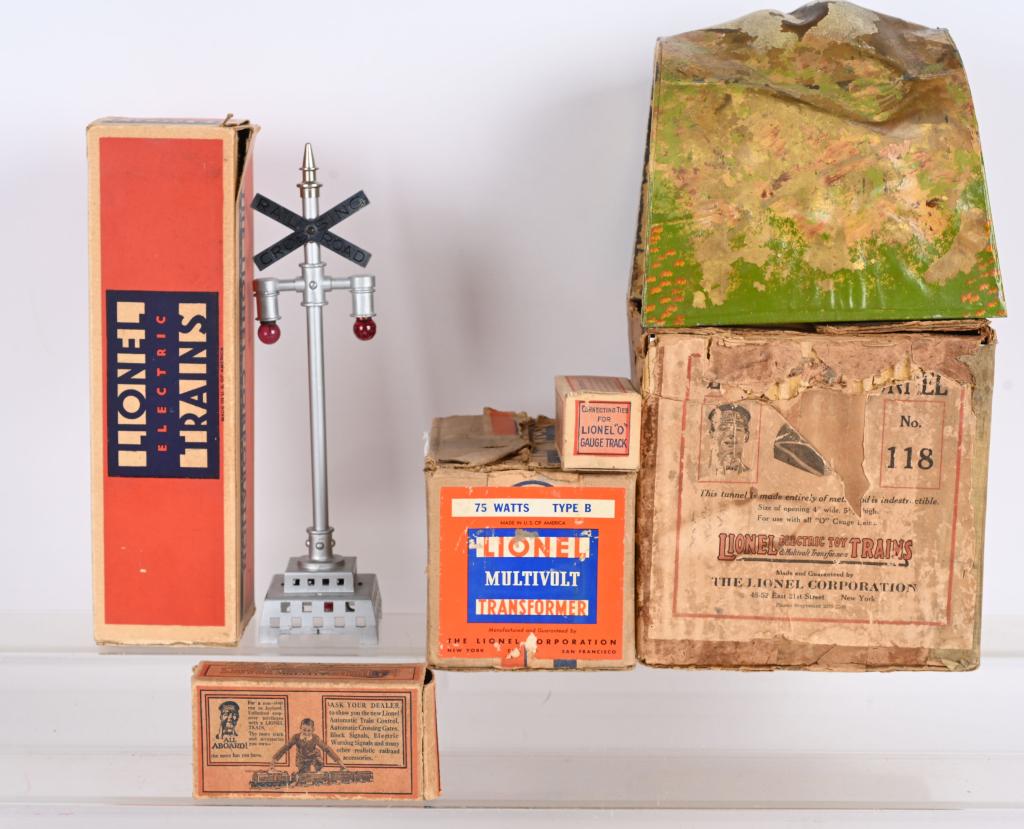 LIONEL ACCESSORIES BOXED (1 of 4)