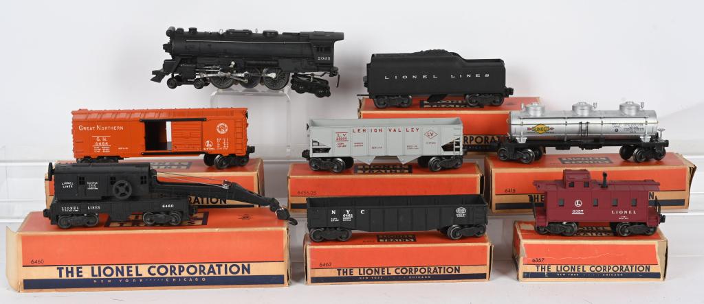 LIONEL 2065 LOCOMOTIVE & TENDER w/ FREIGHT CARS (1 of 3)