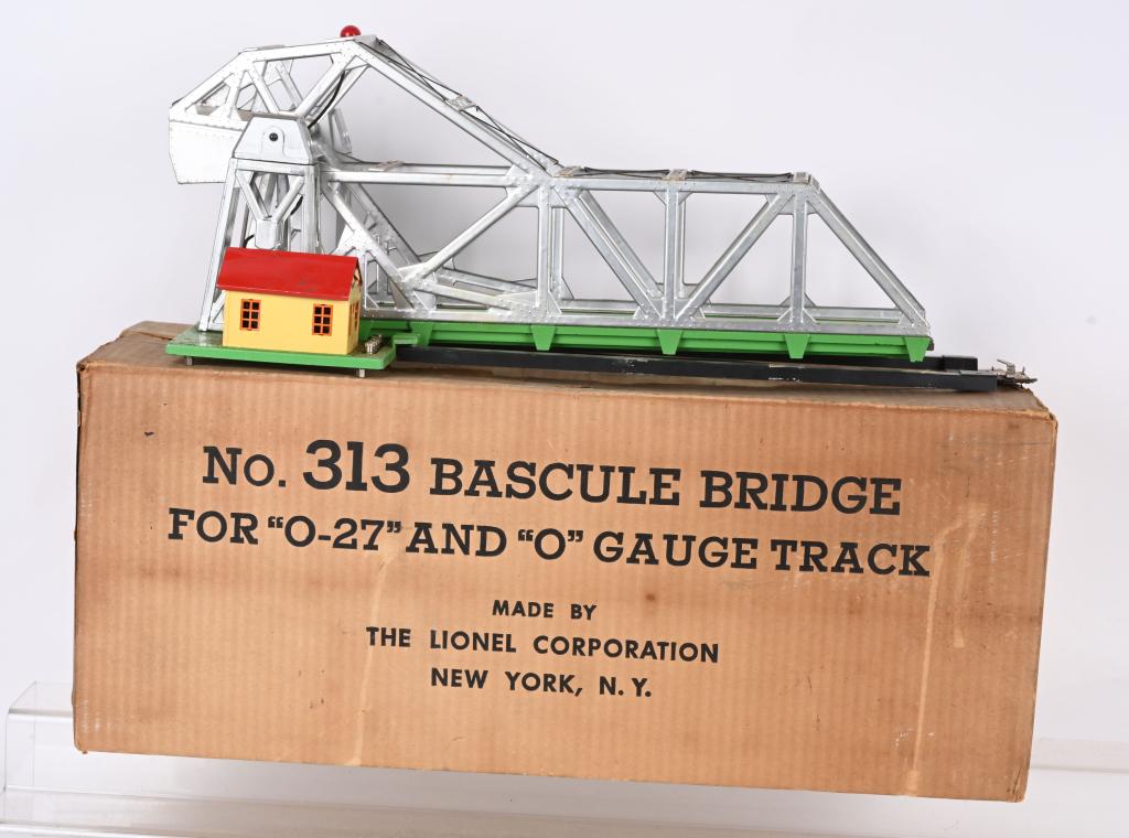 LIONEL 313 BASCULE BRIDGE w/ BOX (1 of 3)