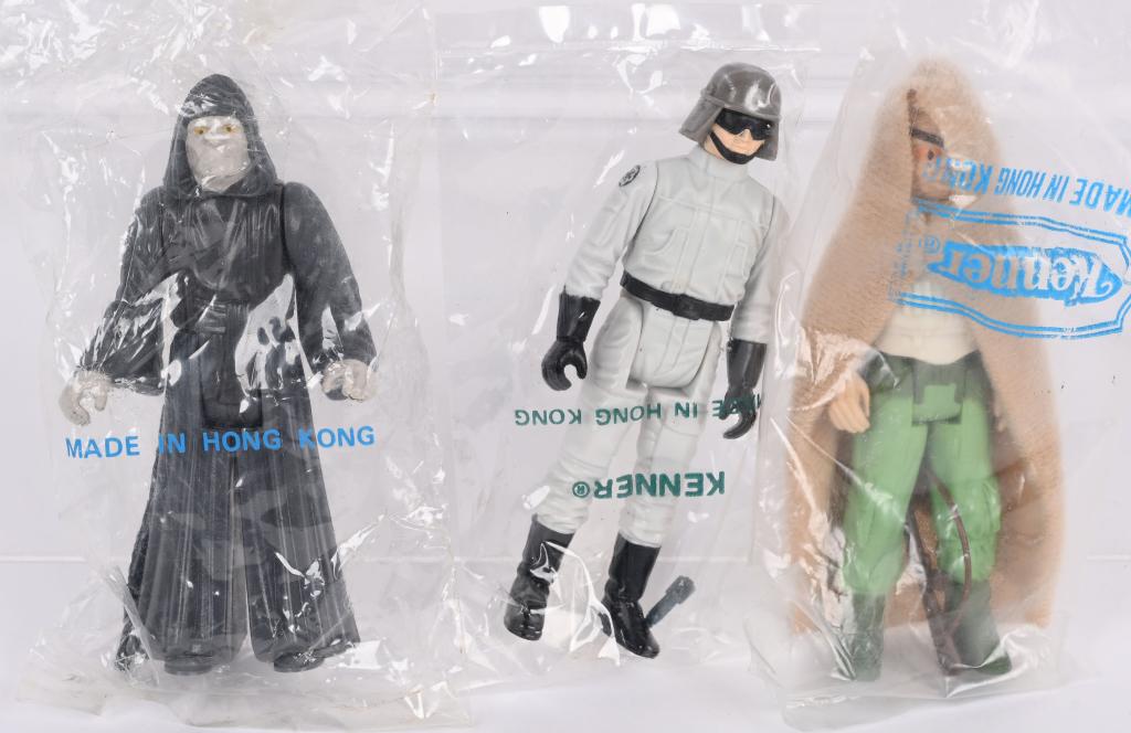 3- STAR WARS KENNER FIGURES IN BAGS (1 of 5)