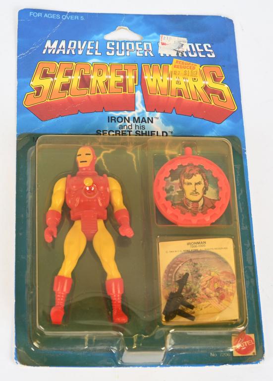 MARVEL SECRECT WARS IRON MAN MOC: Marvel Secret Wars Iron Wars Action Figures. Sealed on Cards