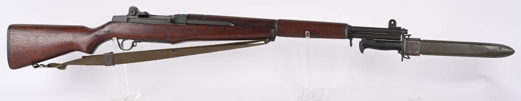 SPRINGFIELD ARMORY M1 GARAND RIFLE W/ BAYONET: SERIAL NUMBER 5441618 BARREL 24" CALIBER 30-06 GOV'T MANUFACTURED 1954. Produced by Springfield with grey / green parkerized finish. 3 piece walnut stock set with late Korean war period Ordnance eagle