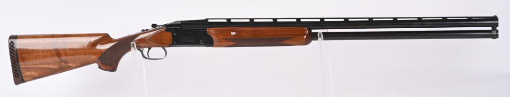 REMINGTON 3200 12 GA, TRAP OVER UNDER SHOTGUN: SERIAL NUMBER OU11514 BARRES 30" CALIBER 121 GUAGE MANUFACTURED 1973. Blue finished over under with single selective trigger and ejectors. High trap vent rib and varnished checkered pistol grip walnut