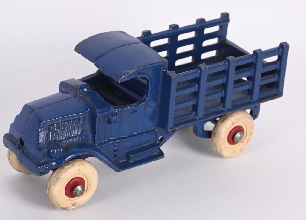 CHAMPION CAST IRON STAKE BED TRUCK (1 of 3)