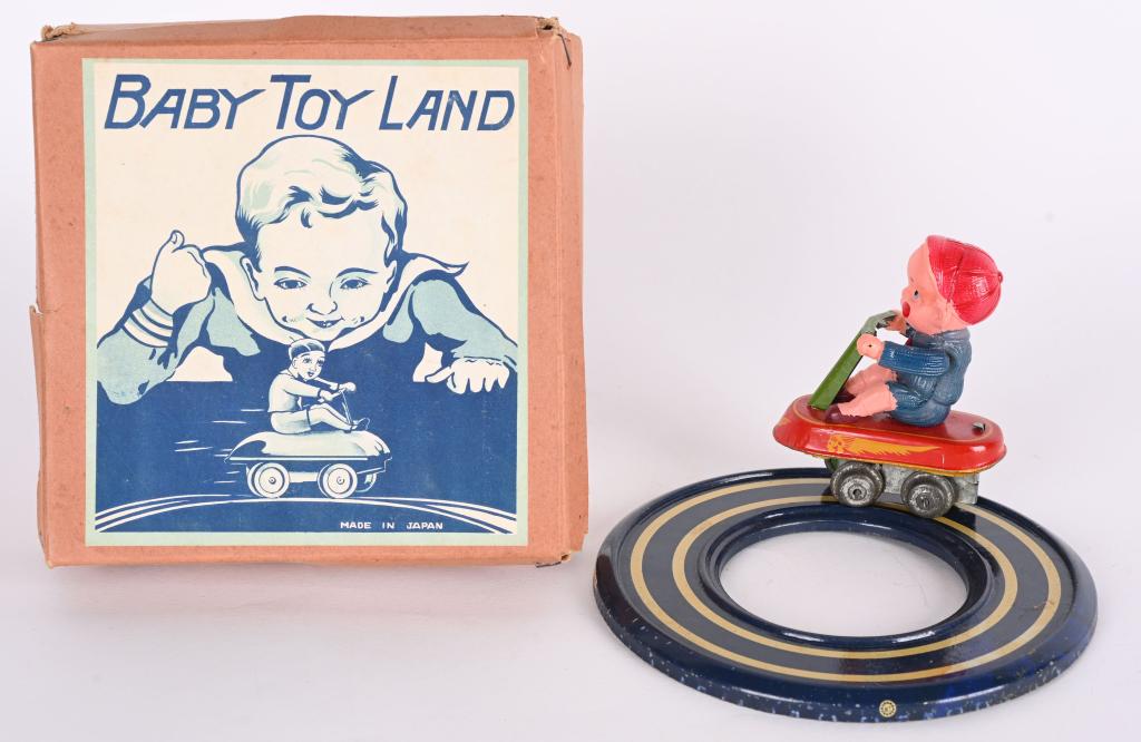 JAPAN WINDUP BABY TOY LAND IRISH MAIL ON TRACK (1 of 5)