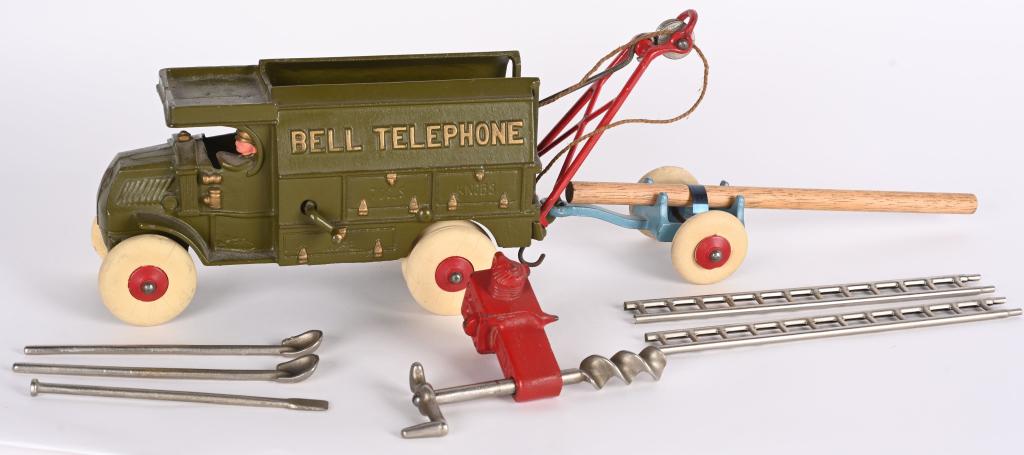 HUBLEY CAST IRON BELL TELEPHONE TRUCK (1 of 7)