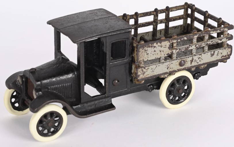 ARCADE CAST IRON CHEVROLET UTILITY TRUCK Aug 06, 2022 Milestone