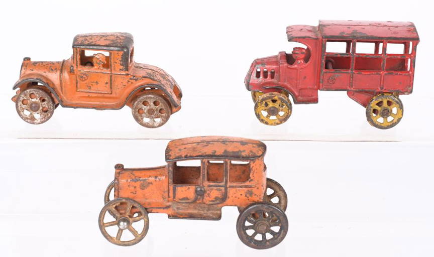 3 CAST IRON VEHICLES (0628) on Aug 06, 2022 Milestone Auctions in OH