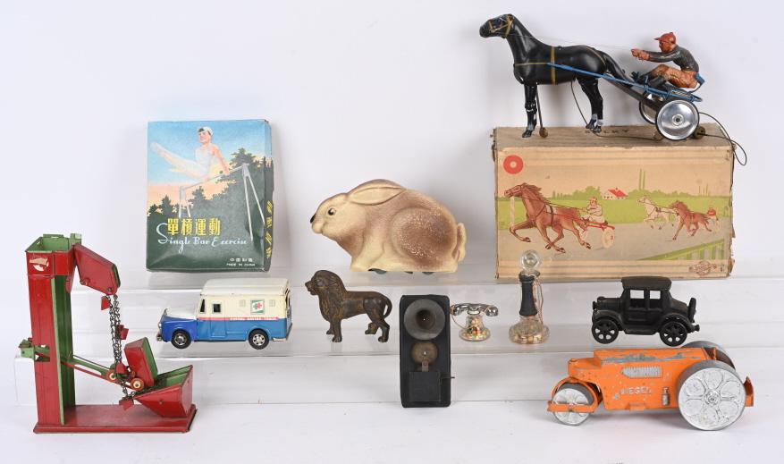VINTAGE TOY LOT (1 of 5)