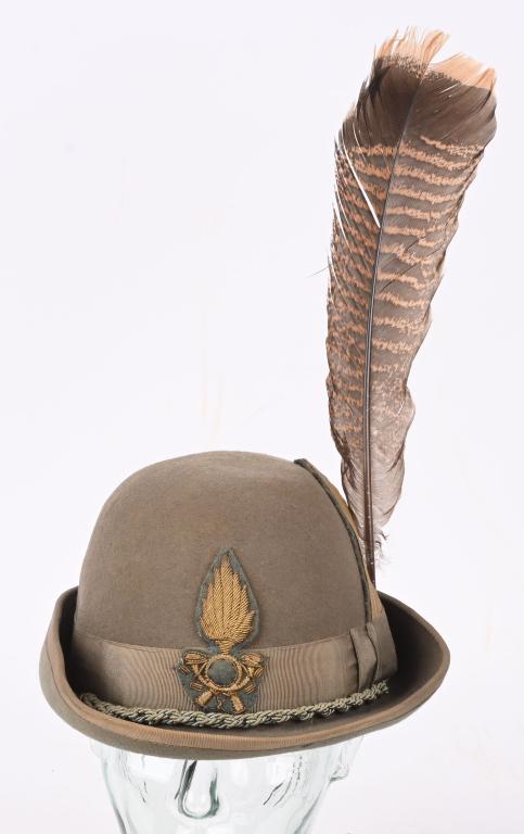 WWII ITALIAN ALPINE OFFICER'S ALPINI HAT WW2: Very nice felt Robin Hood style hat with a wide ribbed band and rope design around the base. Large relief embroidered gold bullion flaming bomb with horn device. Gold ribbon inverted chevrons with ori