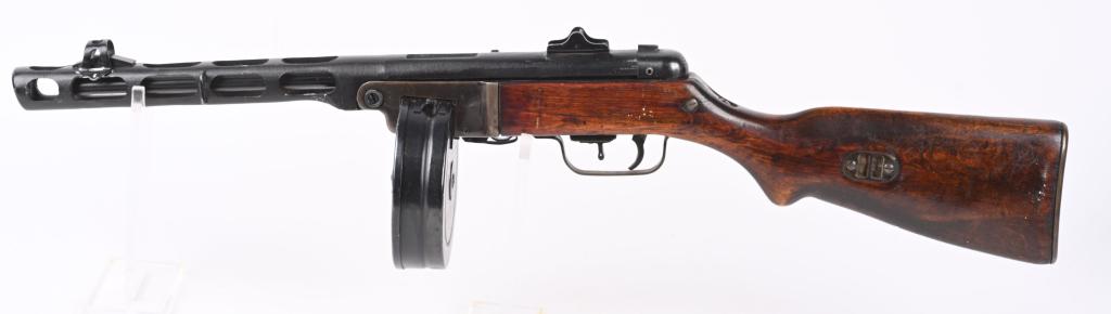 WWII RUSSIAN PPSH-41 SUB MACHINE GUN W DRUM WW2: The PPSh-41 (Pistolet-Pulemyot Shpagina in Russian) was a submachine gun designed by Georgi Shpagin as a cheap alternative and simplified version of the PPD-40 submachine gun. The PPSh-41 submachine g