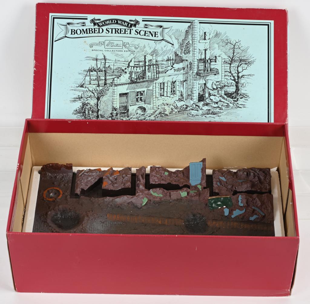 BRITAINS #00158 WWI BOMBED STREET SCENE MIB: Like New in Box with some edge wear.