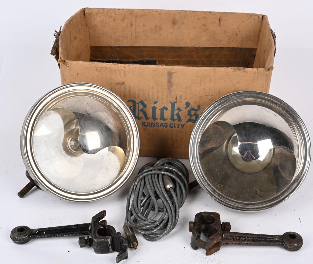 PAIR OF ACCESSORY RUNNING LIGHTS: Both all original with accessories.