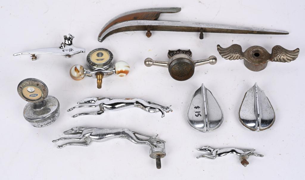 11- AUTOMOTIVE HOOD ORNAMENTS (1 of 4)