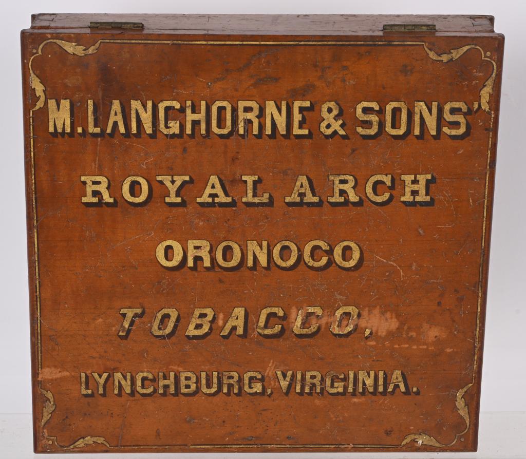Royal Arch Oronoco Tobacco Lynchburg, Va.: the wood tobacco box is in good condition with light wear and fine scratches, 3"x14"x13.5", rated 7.5
