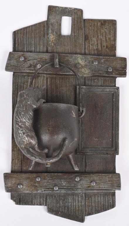 FIGURAL CAT & KETTLE MATCH HOLDER / SAFE (1 of 4)