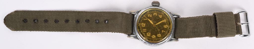 WWII US ARMY AIR CORPS TYPE A-11 HACK WATCH ELGIN: WWII Elgin Military Watch Allied Force A.F U.S. Army Type A-11 16J with Canvas Band. This watch is in very good vintage condition to have been in the service. Measuring 40mm lug to lug and 30mm in dia