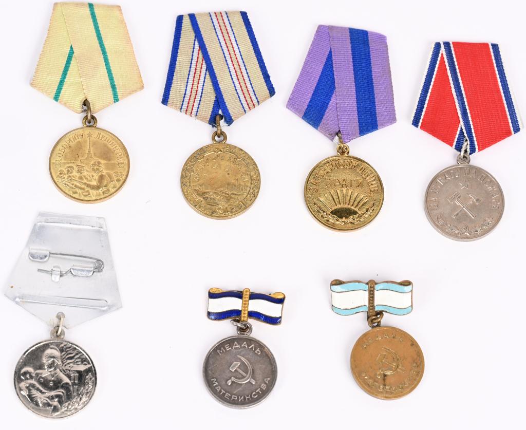 WWII SOVIET MEDAL LOT OF 7 ORDERS: WWII Soviet Era medal lot to include 1) DEFENCE OF LENINGRAD MEDAL. Medal statute. The Medal "For the Defence of Leningrad" was awarded to all participants in the defence of Leningrad - soldiers of 