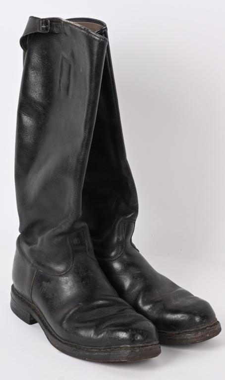 WWI NAZI GERMAN OFFICER HEER RIDING BOOTS WW2: WWII Nazi German Black Leather Riding Boots. Tall Officer's Riding Boots measuring 11 1/2 in length and 4 1/4 inches wide and 17 inches tall. Excellent Besides the helmet, the tall, blackened leather 